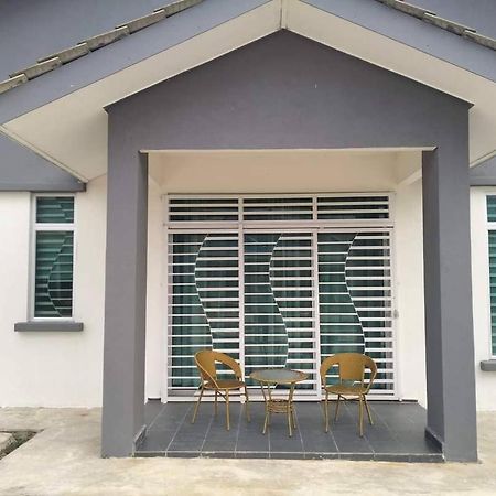 D'Sara Homestay Fully Furnished 3 Bedrooms All Aircond 2 Miles Centre Chukai Exterior foto