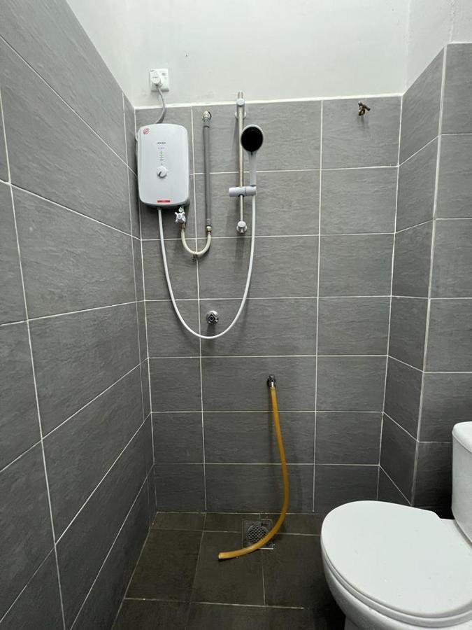 D'Sara Homestay Fully Furnished 3 Bedrooms All Aircond 2 Miles Centre Chukai Exterior foto