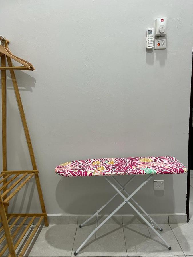 D'Sara Homestay Fully Furnished 3 Bedrooms All Aircond 2 Miles Centre Chukai Exterior foto