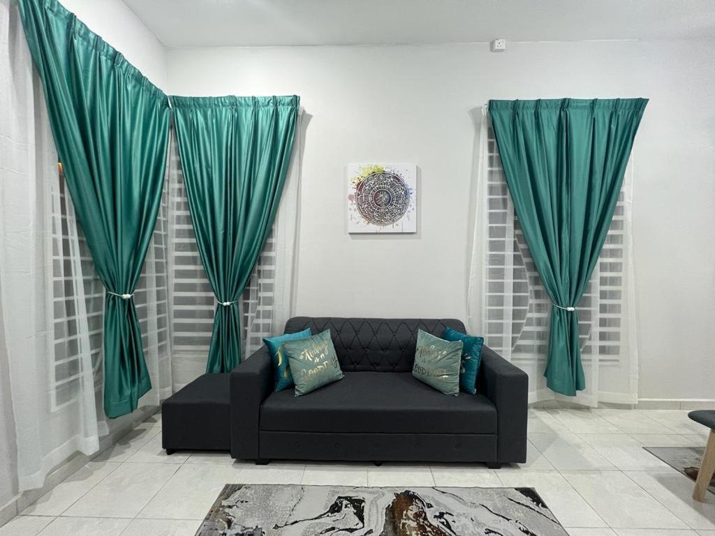 D'Sara Homestay Fully Furnished 3 Bedrooms All Aircond 2 Miles Centre Chukai Exterior foto