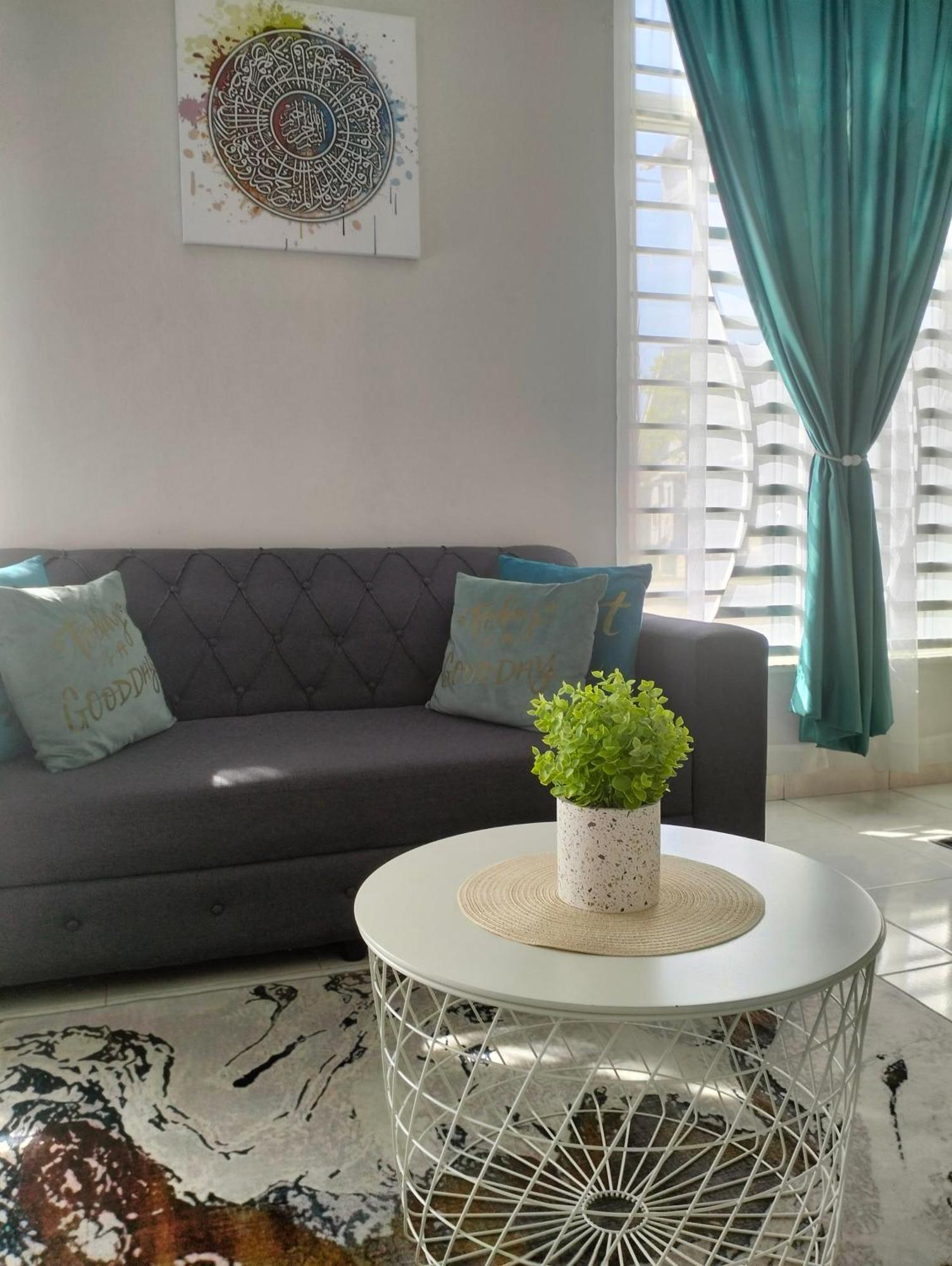 D'Sara Homestay Fully Furnished 3 Bedrooms All Aircond 2 Miles Centre Chukai Exterior foto